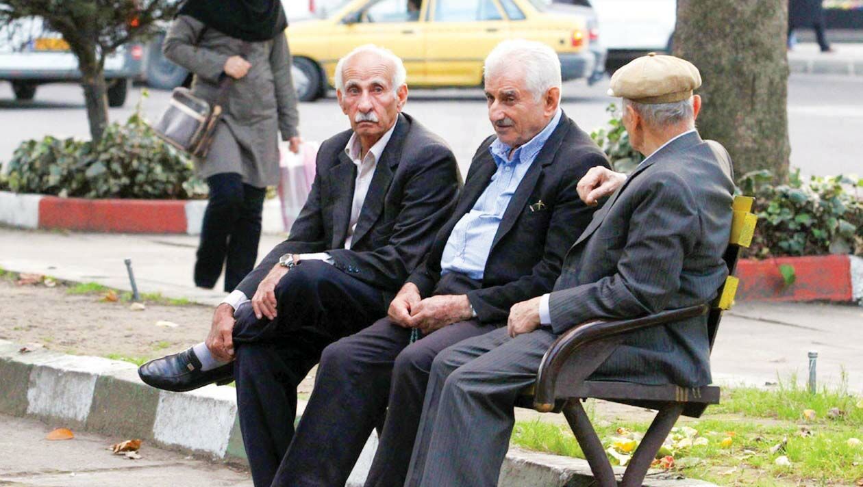 محصولات صنعت بیمه تا چه میزان برای اقتصاد خانوار جمعیت سالمند کشور کارآمد است؟
